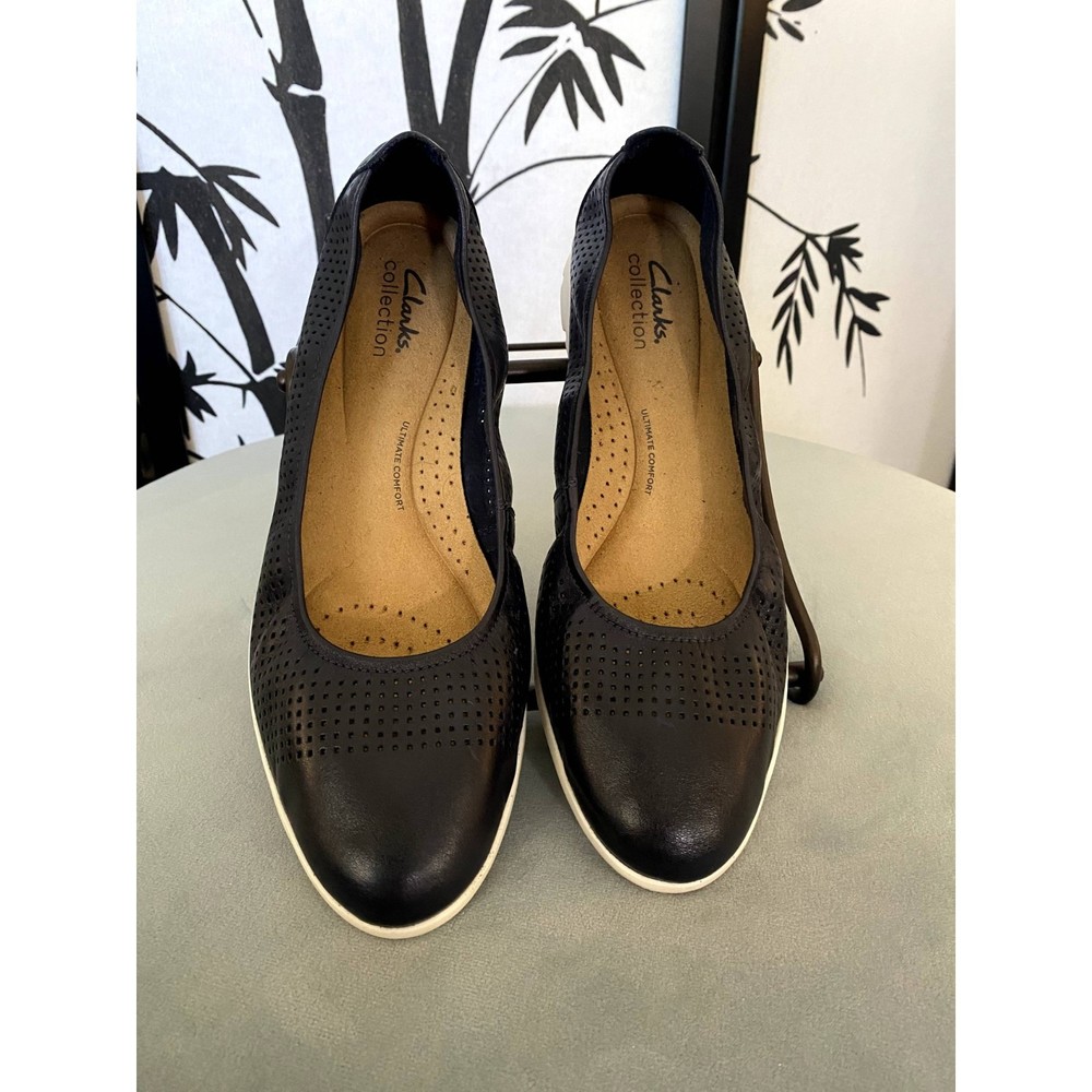 NEW - Clarks Women's Jenette Ease Flat - Black Perforated Leather - Sz 9.5 Wide